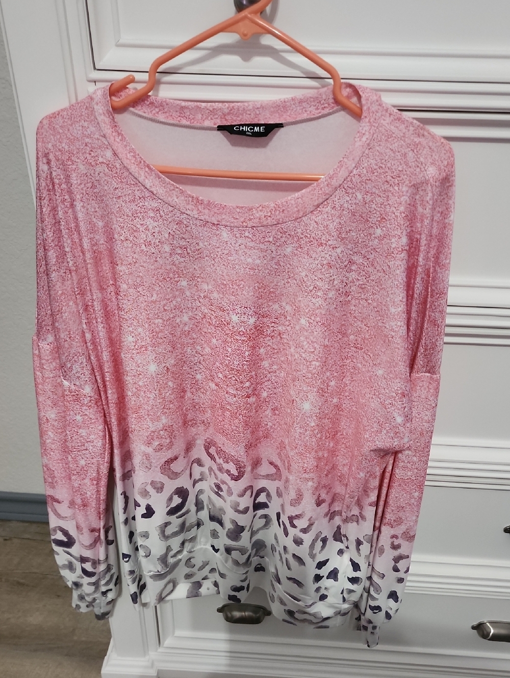 chic Pink Ombre Leopard-Print Long Sleeve Pullover